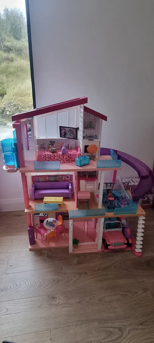 Barbie Dream House - Image 1