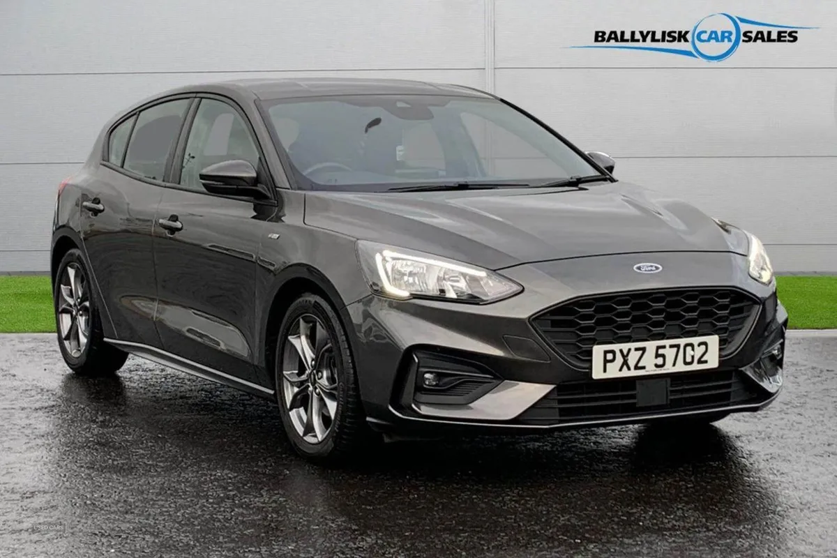 Ford Focus 1.0t 125PS St-line in Magnetic With On - Image 1