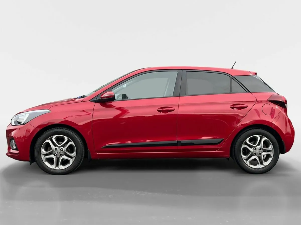 Hyundai i20 1.2 Deluxe Plus - Image 2