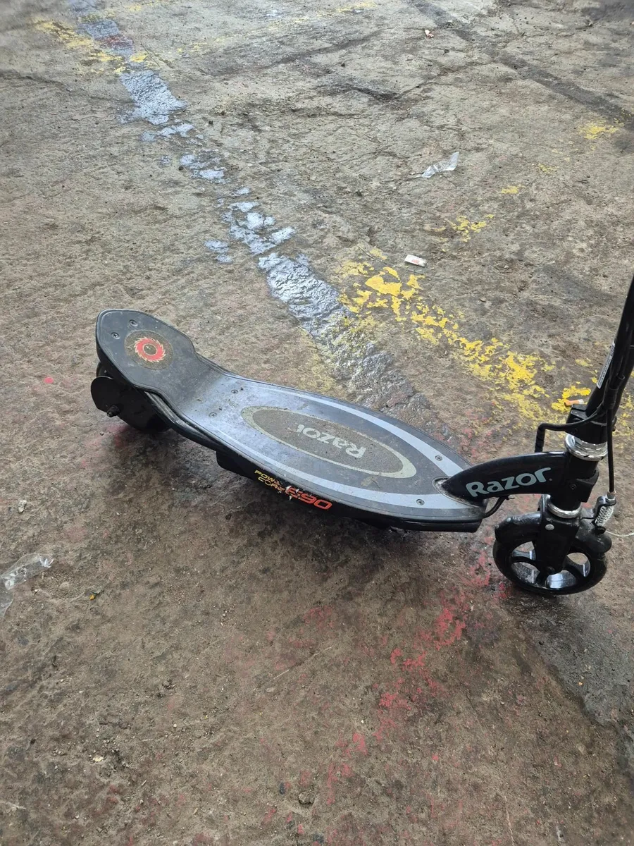 Razor kids electric scooters x2 - Image 2
