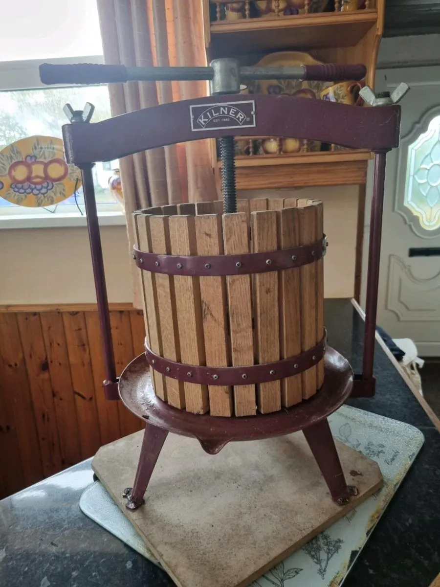 Fruit press - Image 1