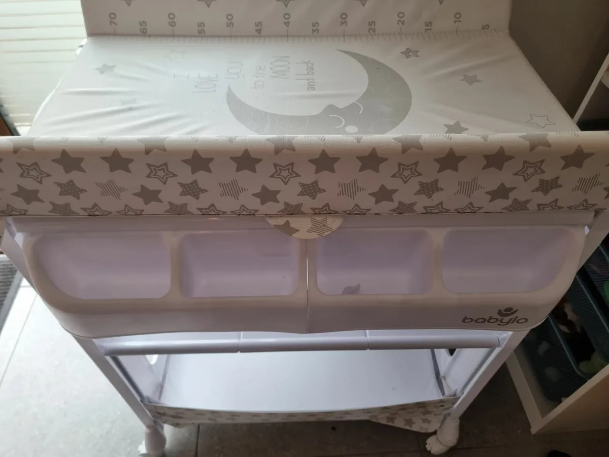 Baby changing unit - Image 2