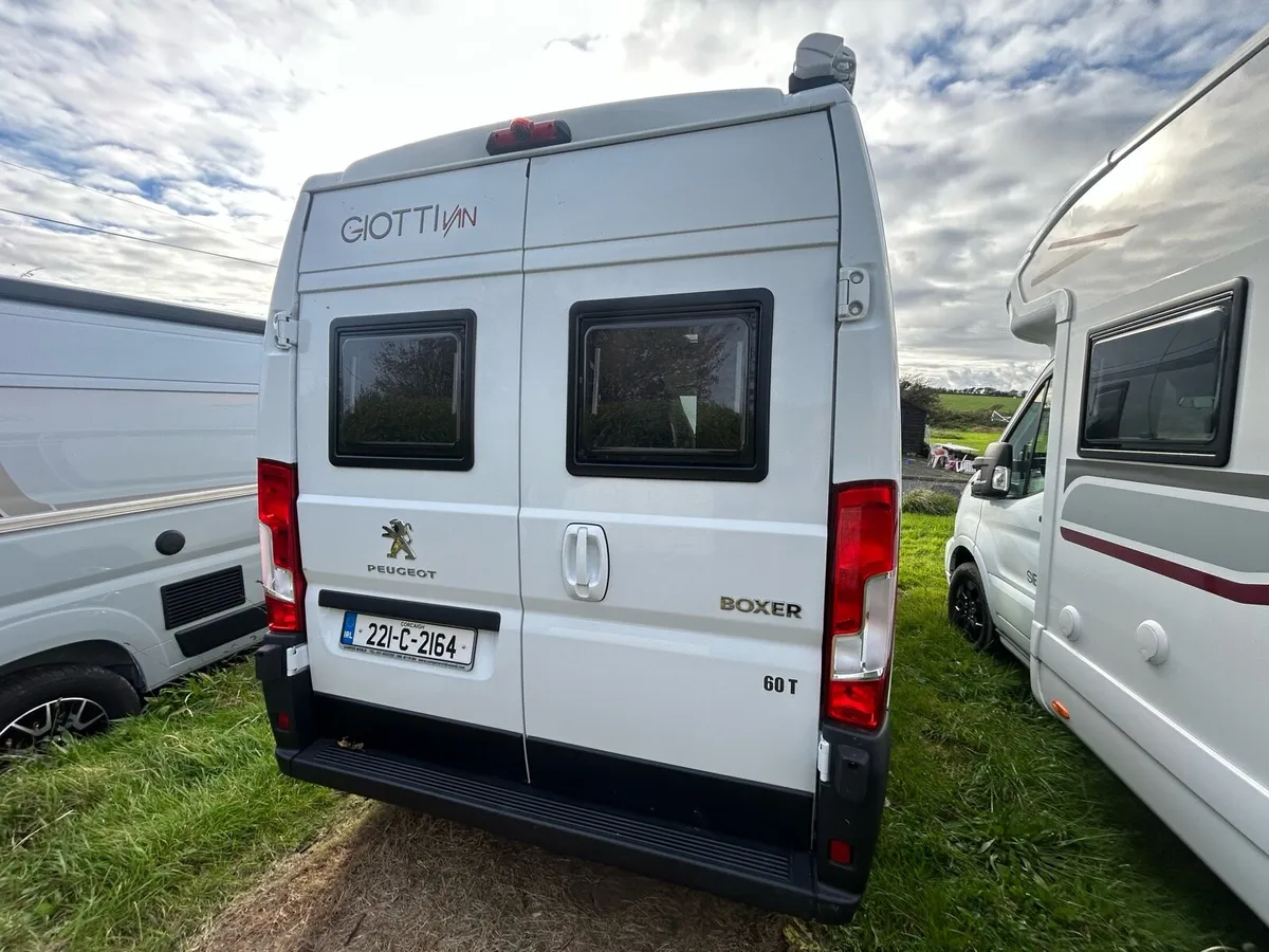 Low mileage 3 berth Giottiline Giottivan 60T - Image 4