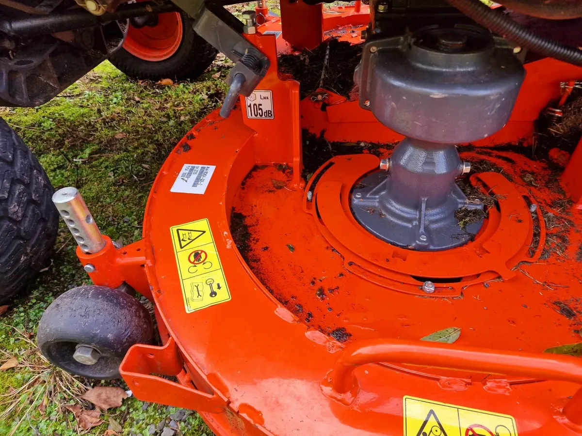 Kubota high tip ride on mower lawnmower 400 hrs - Image 4