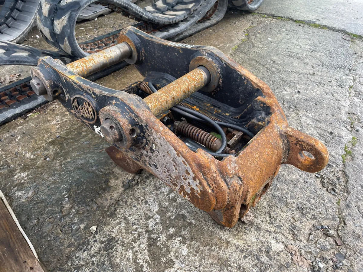 KOMATSU PC138-11 - GEITH QUICK HITCH - Image 2