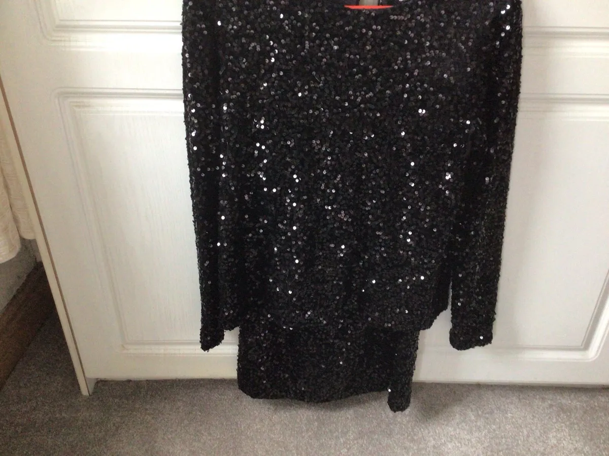 Ladies sequin suit - Image 1