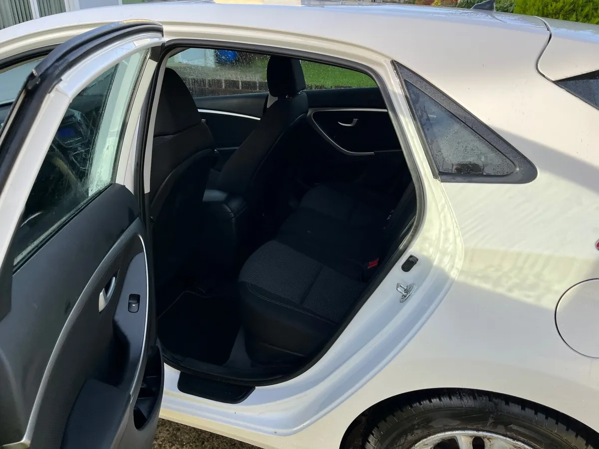 2013 Hyundai i30 - Image 2