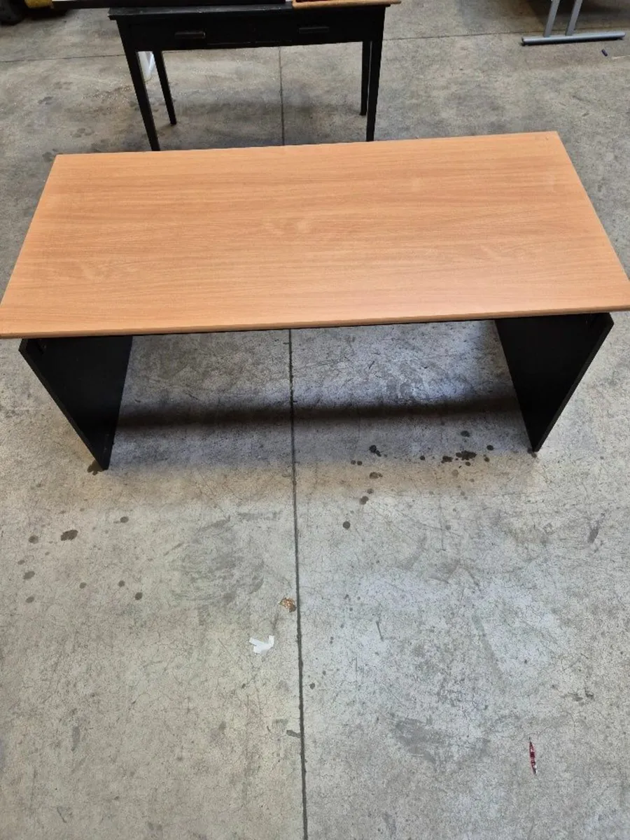 Office desk - Image 1