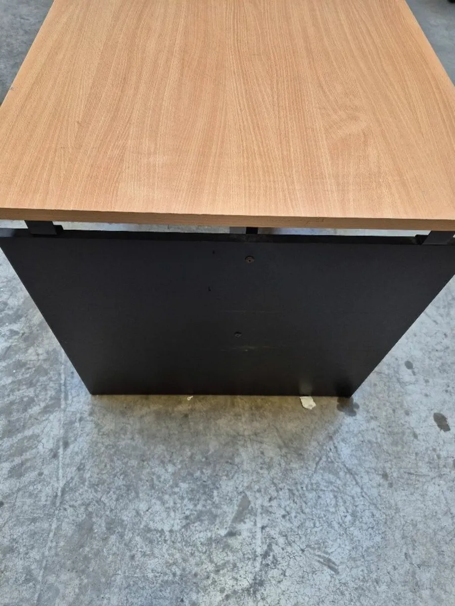 Office desk - Image 4