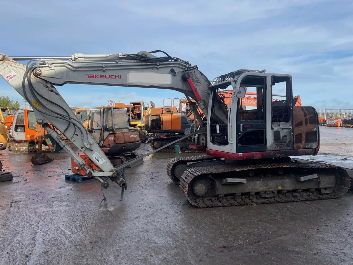TAKEUCHI TB2150R Dismantling - Image 2