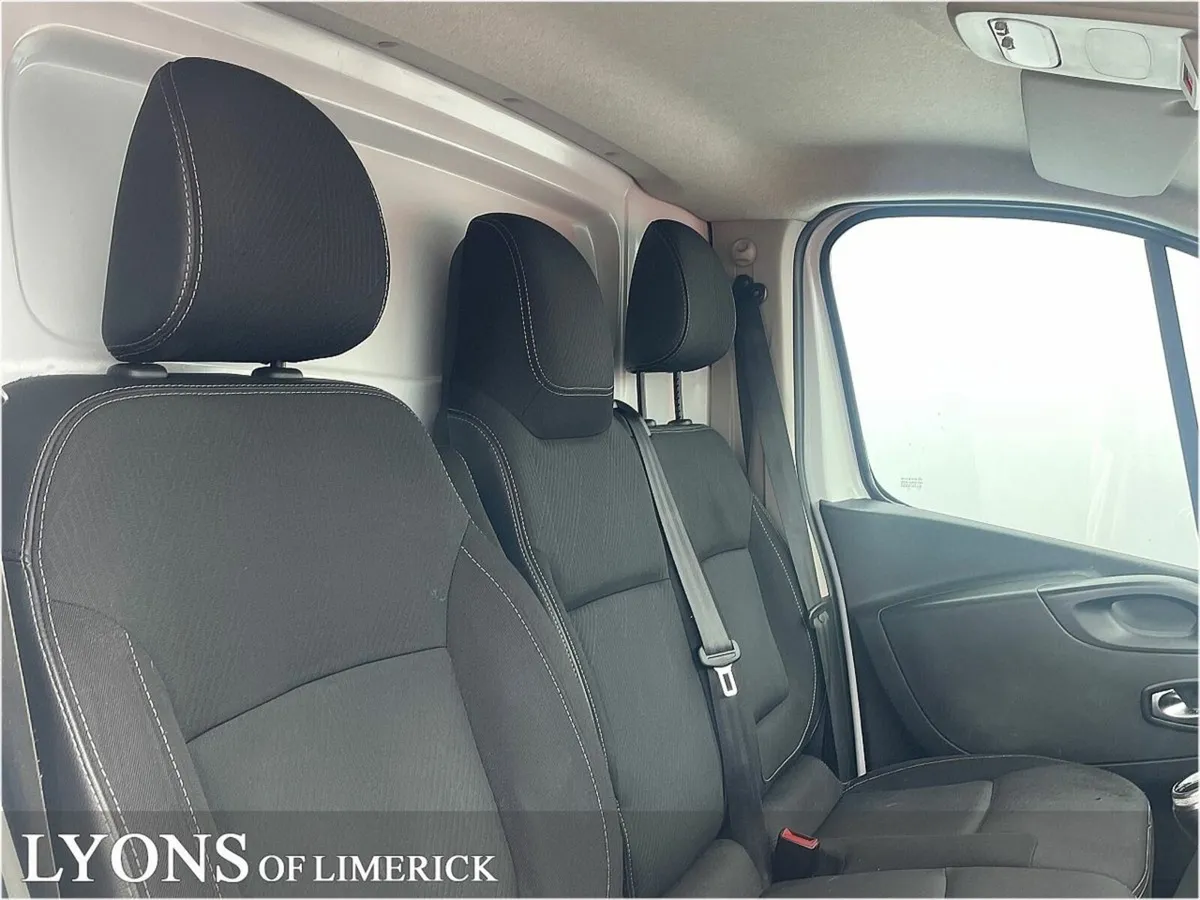 Renault Trafic TRAFFIC LL30 ENERGY DCI 120 SPO 2.0 - Image 3