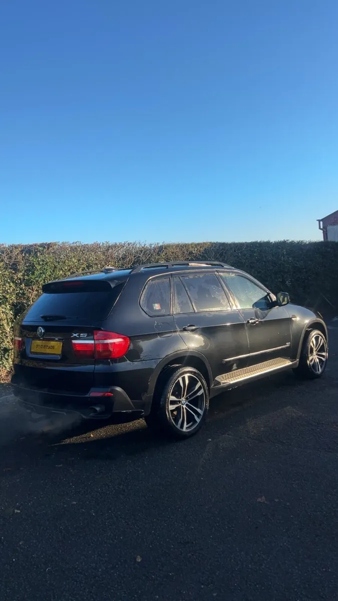 E70 X5 - Image 1