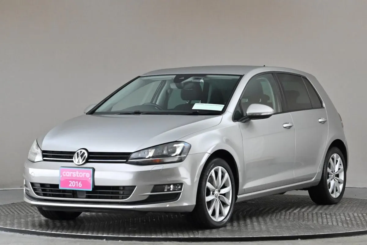 Volkswagen Golf 1.2 TSI DSG MK7 Comfortline  reve - Image 3