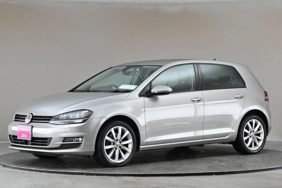 Volkswagen Golf 1.2 TSI DSG MK7 Comfortline  reve - Image 4