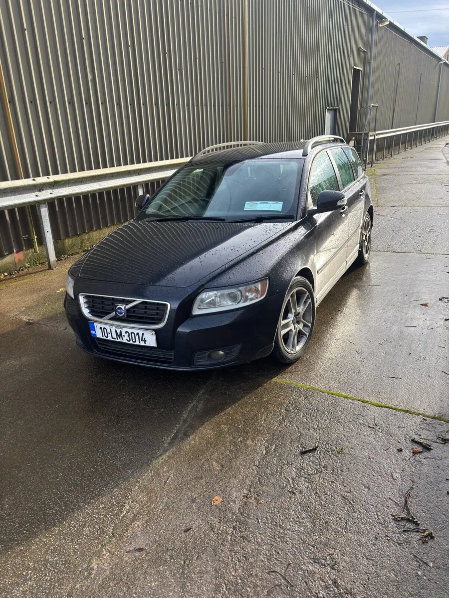 Volvo V50 - Image 1