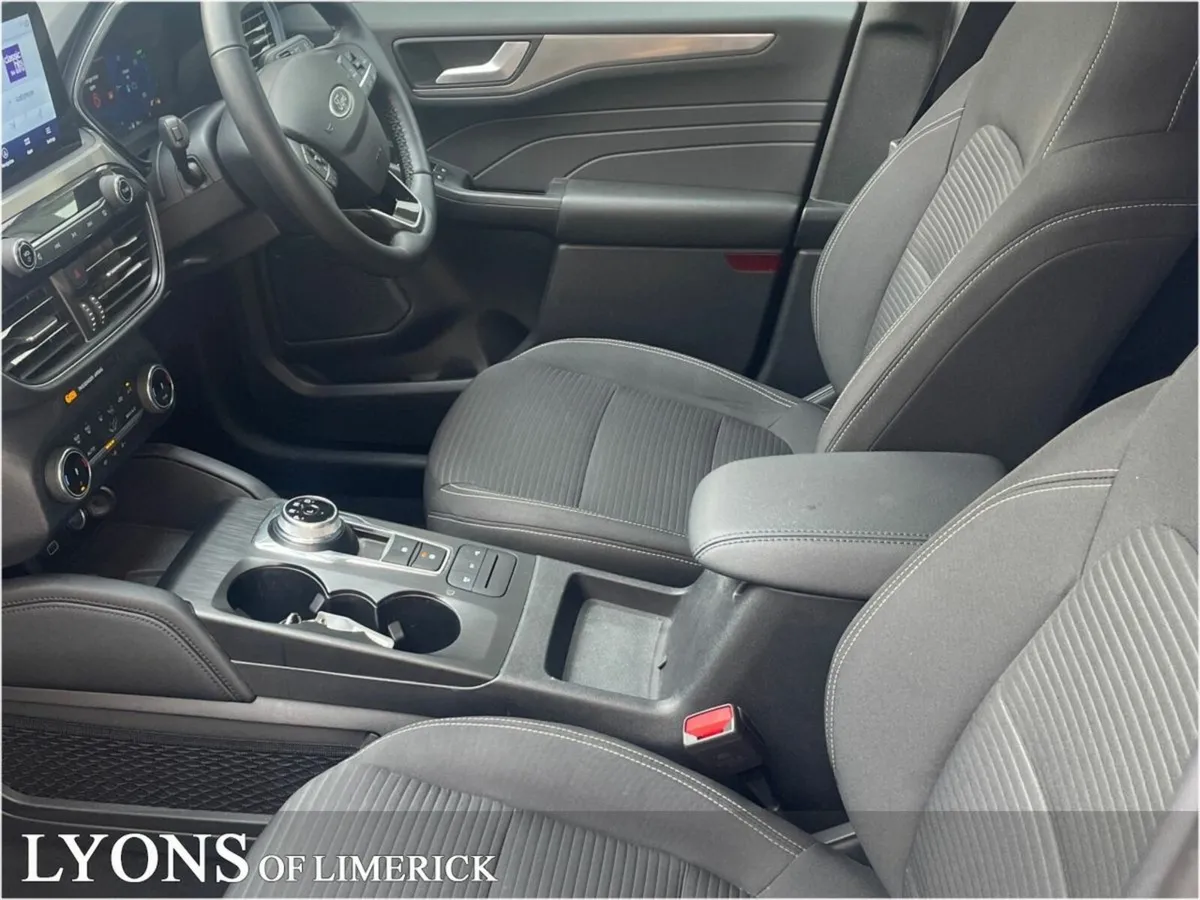 Ford Kuga 2.5 Duratec 225PS PHEV Titanium Auto - Image 3