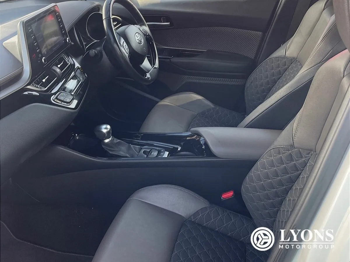 Toyota C-HR 1.8 Petrol HYBRID SOL €68.00 Per Week - Image 4