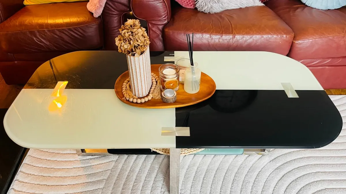 Glass coffee table - Image 1