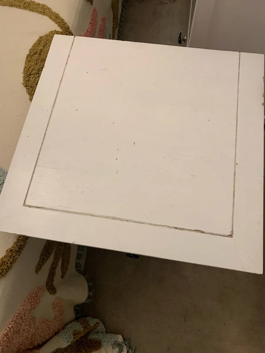 3 drawer bedside cabinet - Image 2