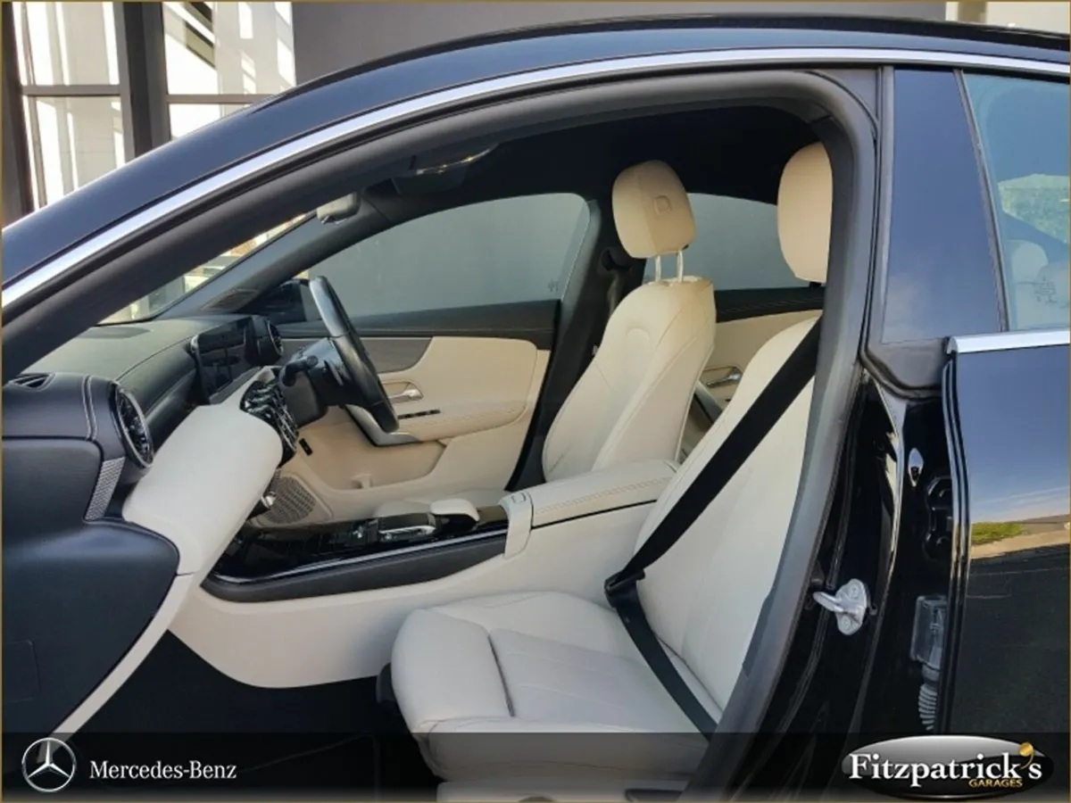 Mercedes-Benz CLA CLA180 Coup A/T Style - Image 4