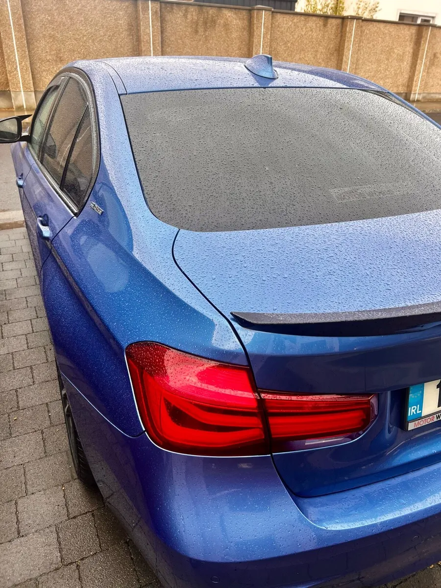 BMW 330e M Sport+ Shadow Edition Sunroof - Image 2
