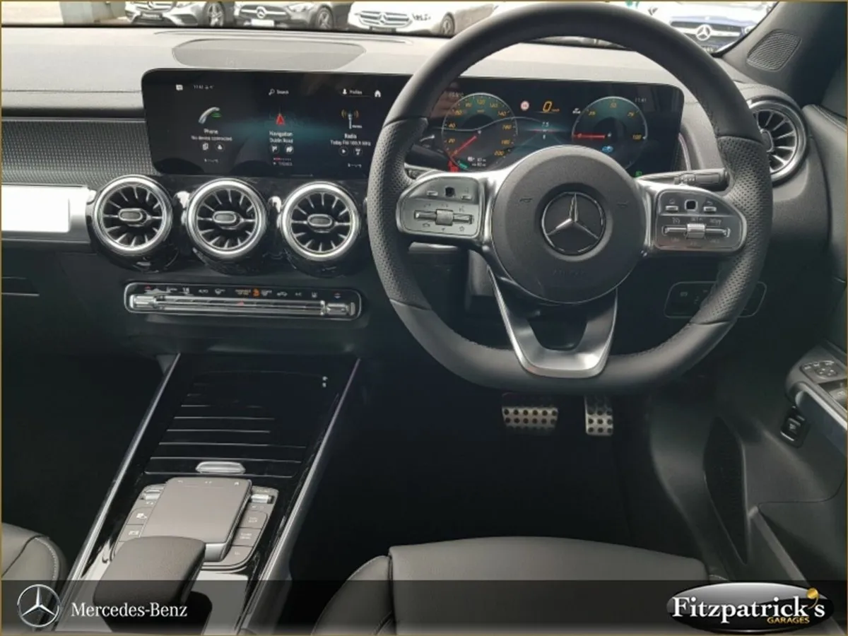 Mercedes-Benz EQB EQB 300 4Matic AMG Premium - Image 3
