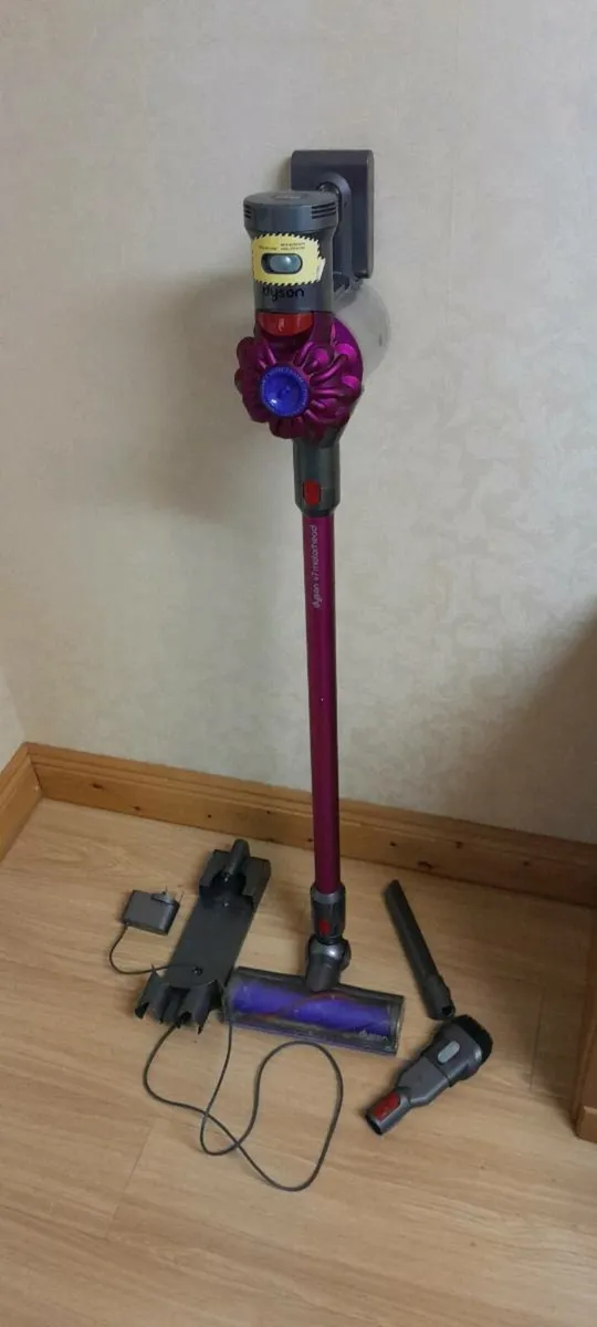 Dyson cordless vacuum cleaner - Image 1