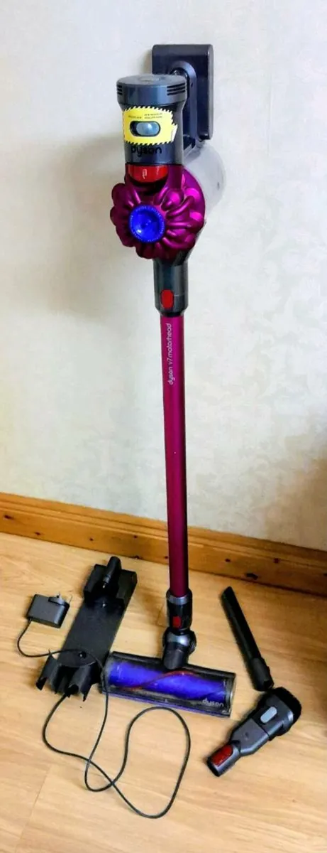 Dyson cordless vacuum cleaner - Image 2