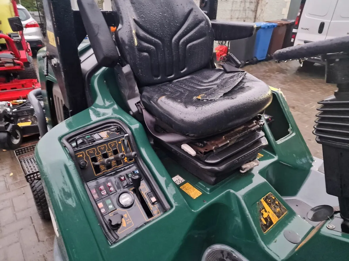 Hayter 35hp diesel reel ride on mower lawnmower - Image 4