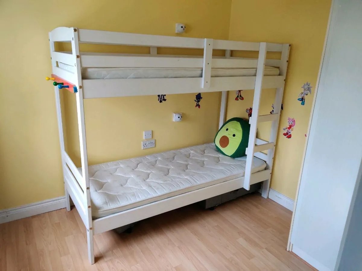 Bunkbeds - Image 1