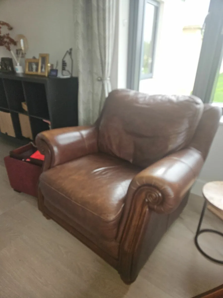 Brown leather Couch and matching Chair - Image 2