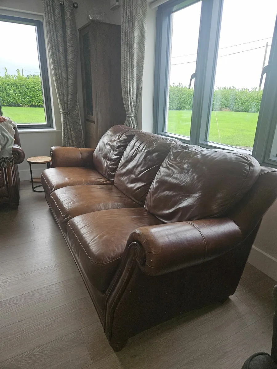 Brown leather Couch and matching Chair - Image 3