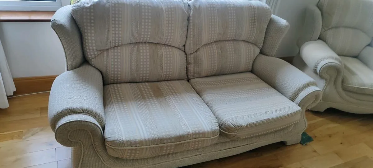 beautiful 3+2+1 sofa set - Image 3