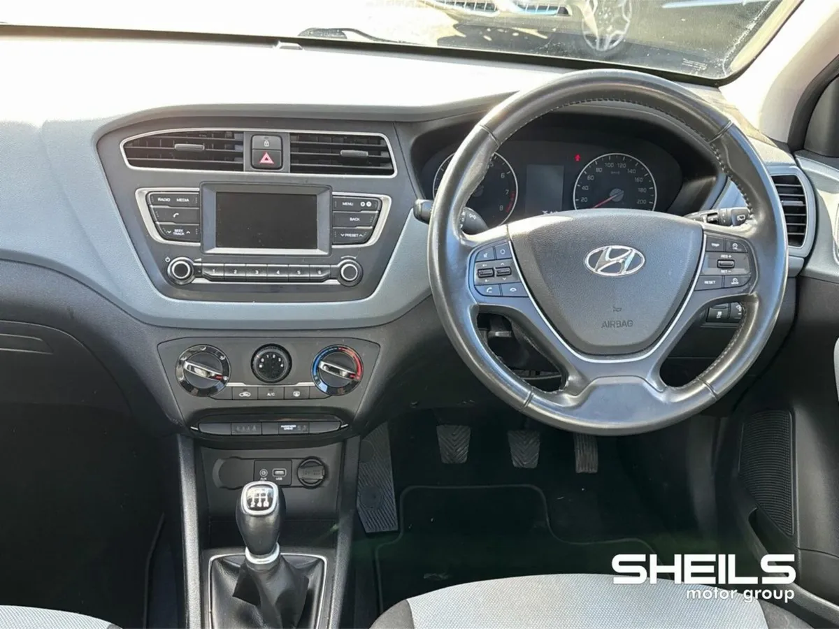 Hyundai i20 1.2 Deluxe - Image 3