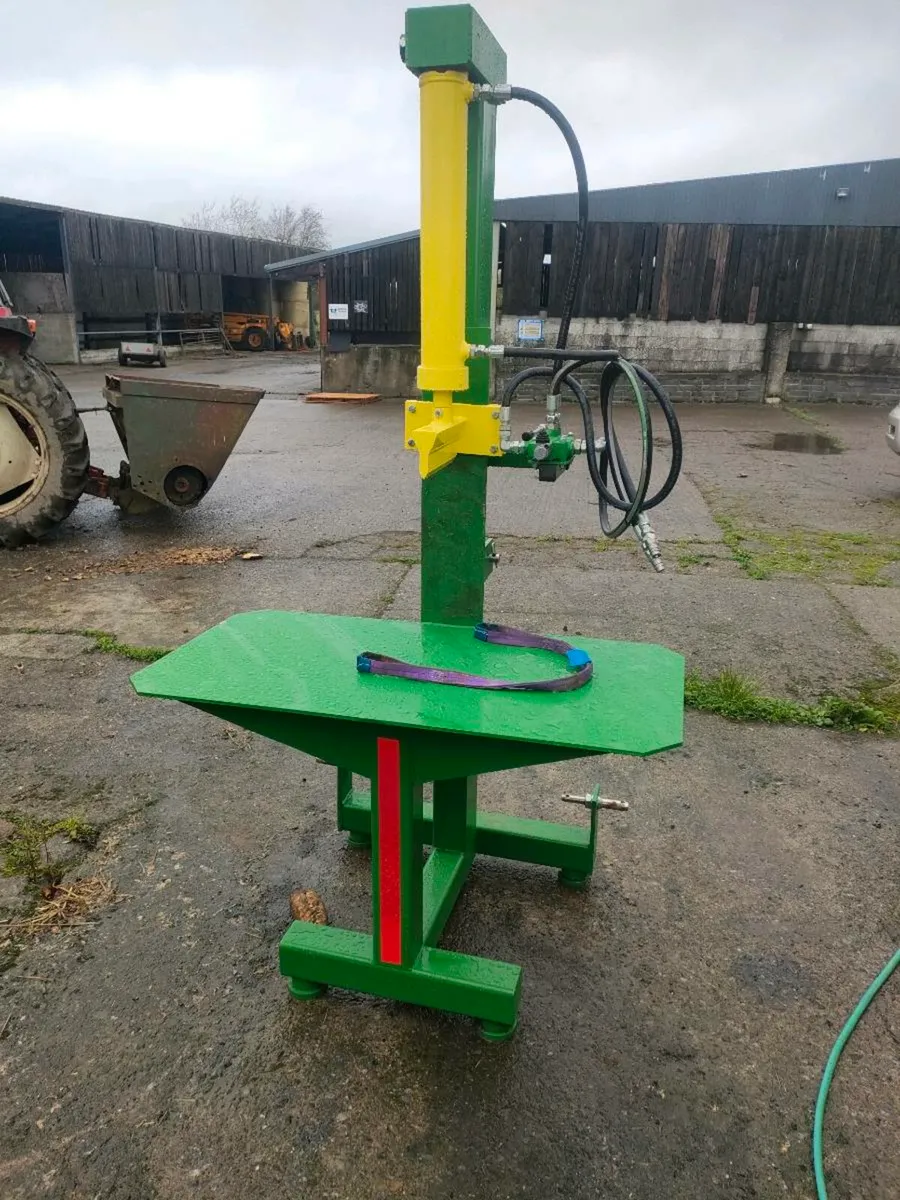 Log  splitter in - Image 1