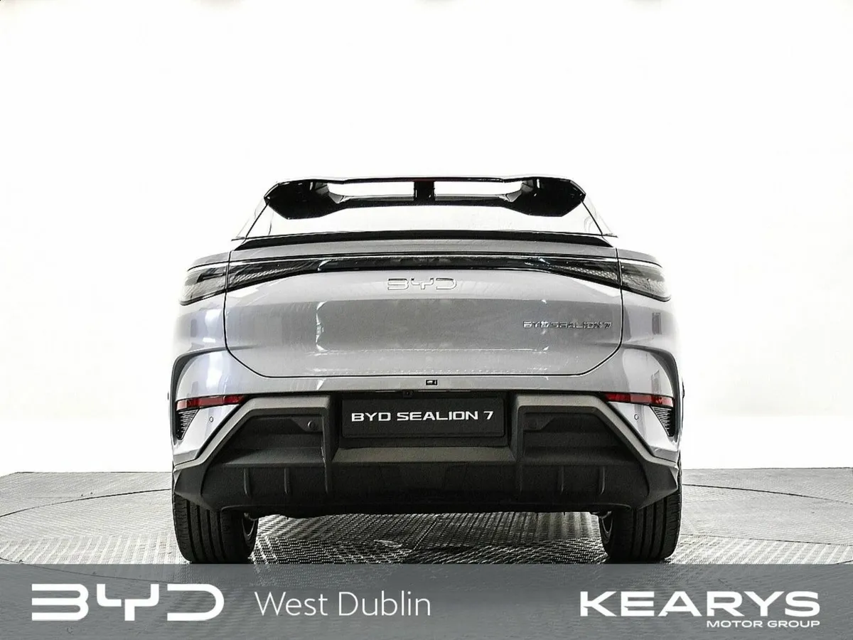 BYD SEALION 7 261 offer - DESIGN MODEL AWD - Image 3