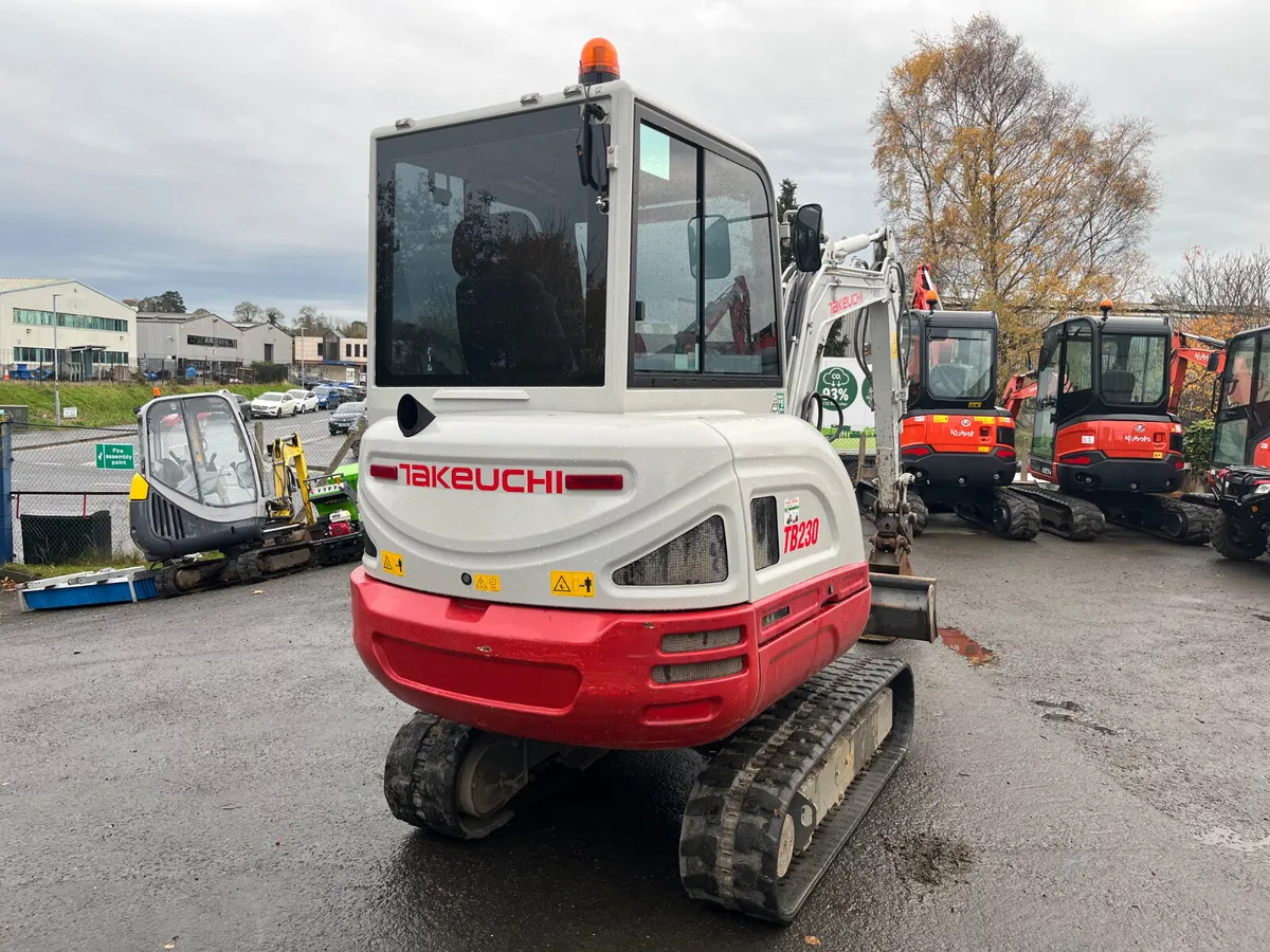 Takeuchi TB230 - Image 3