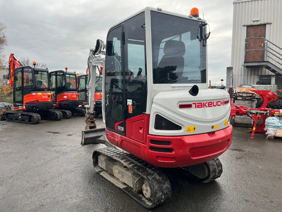 Takeuchi TB230 - Image 4