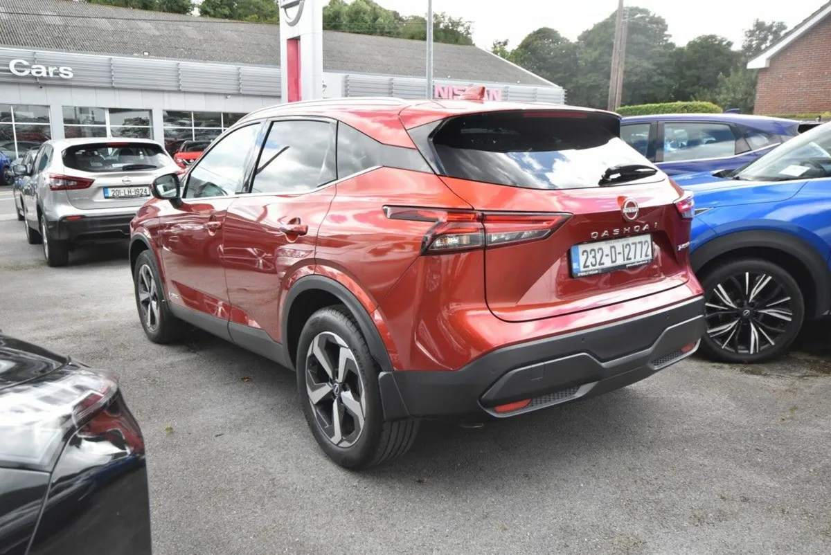 Nissan Qashqai ePOWER SV Pan roof & roof rails - Image 2