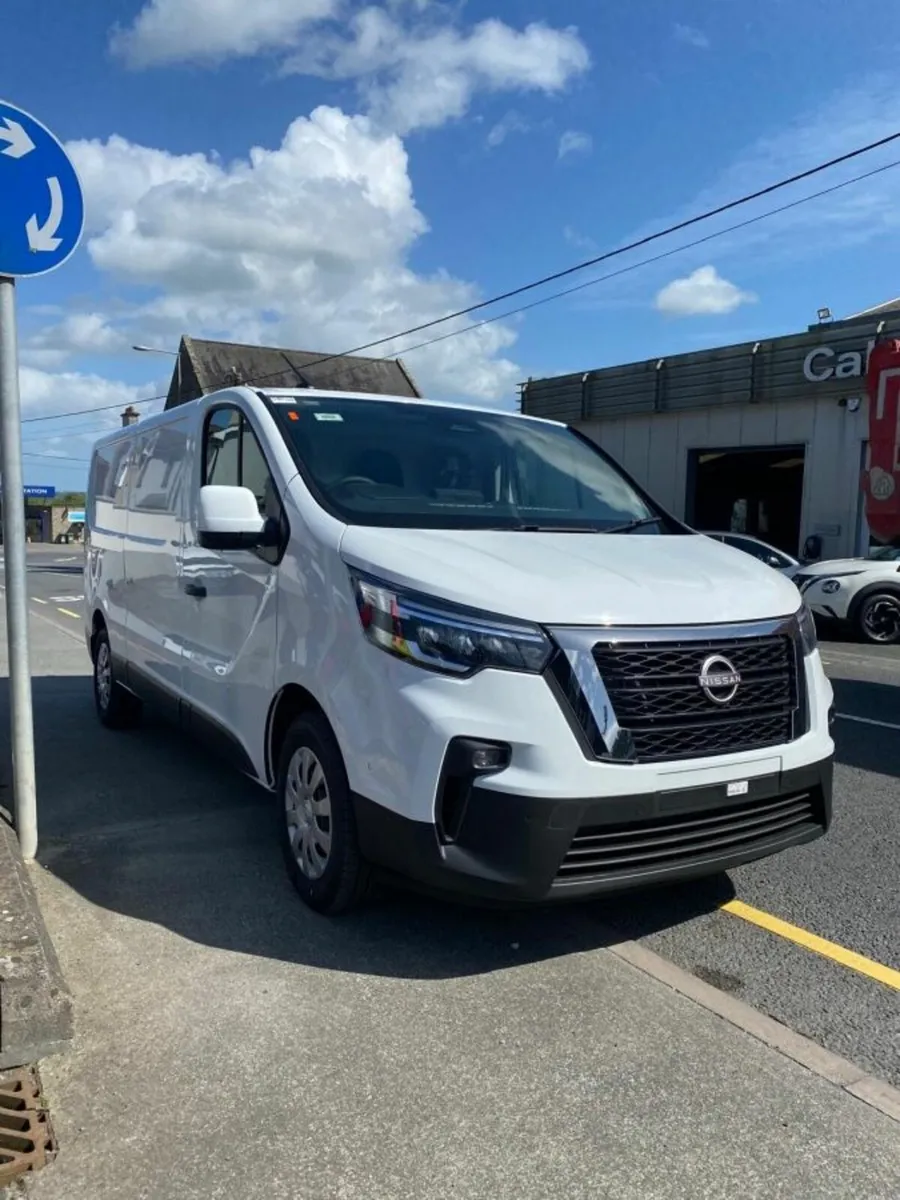 Nissan Primastar 9 speed AUTOMATIC. LWB 150hp Prem - Image 2