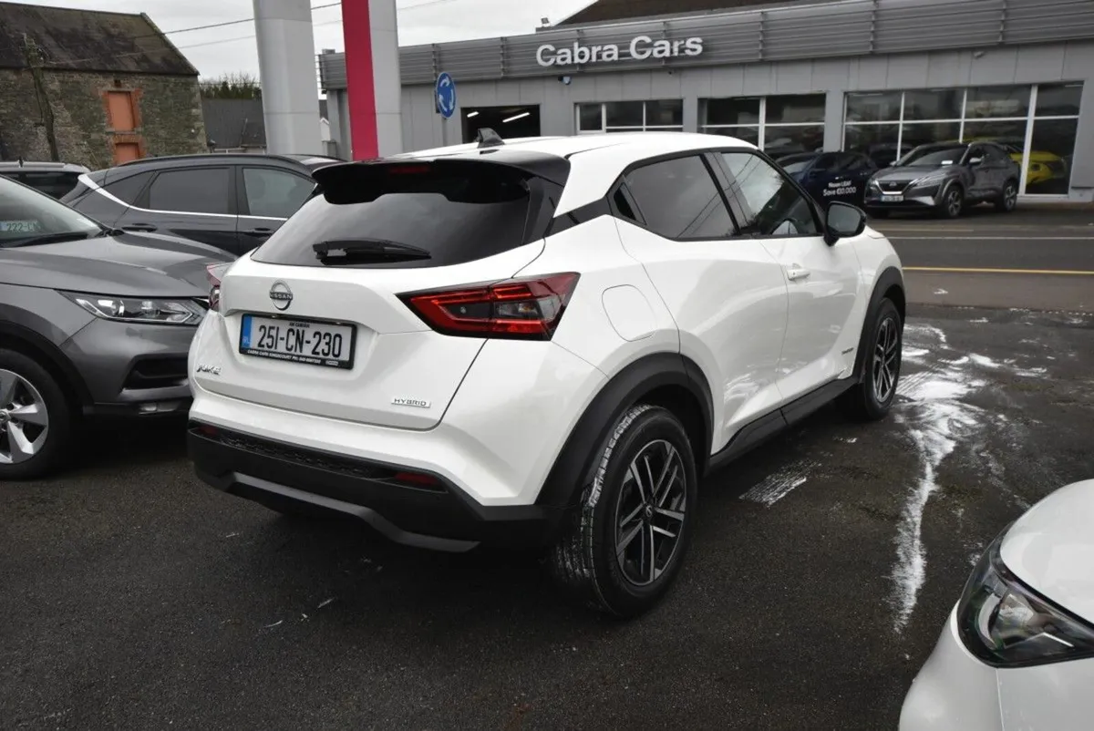 Nissan Juke 251 DEMO. HYBRID PREMIUM - Image 2