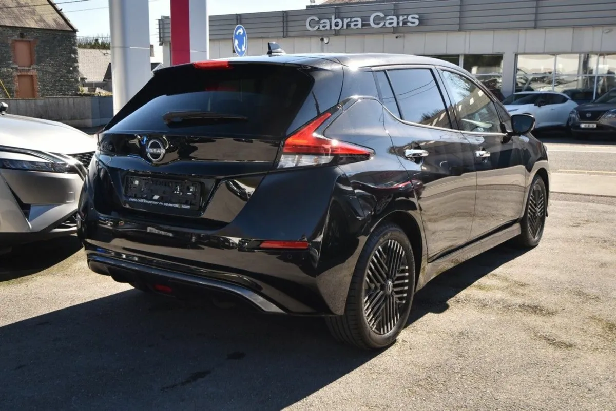 Nissan Leaf N-Connecta Electric 40kWh Auto - Image 2