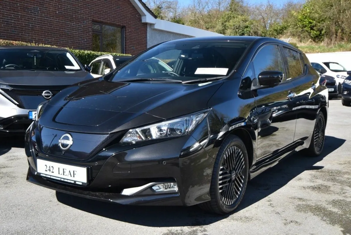 Nissan Leaf N-Connecta Electric 40kWh Auto - Image 3