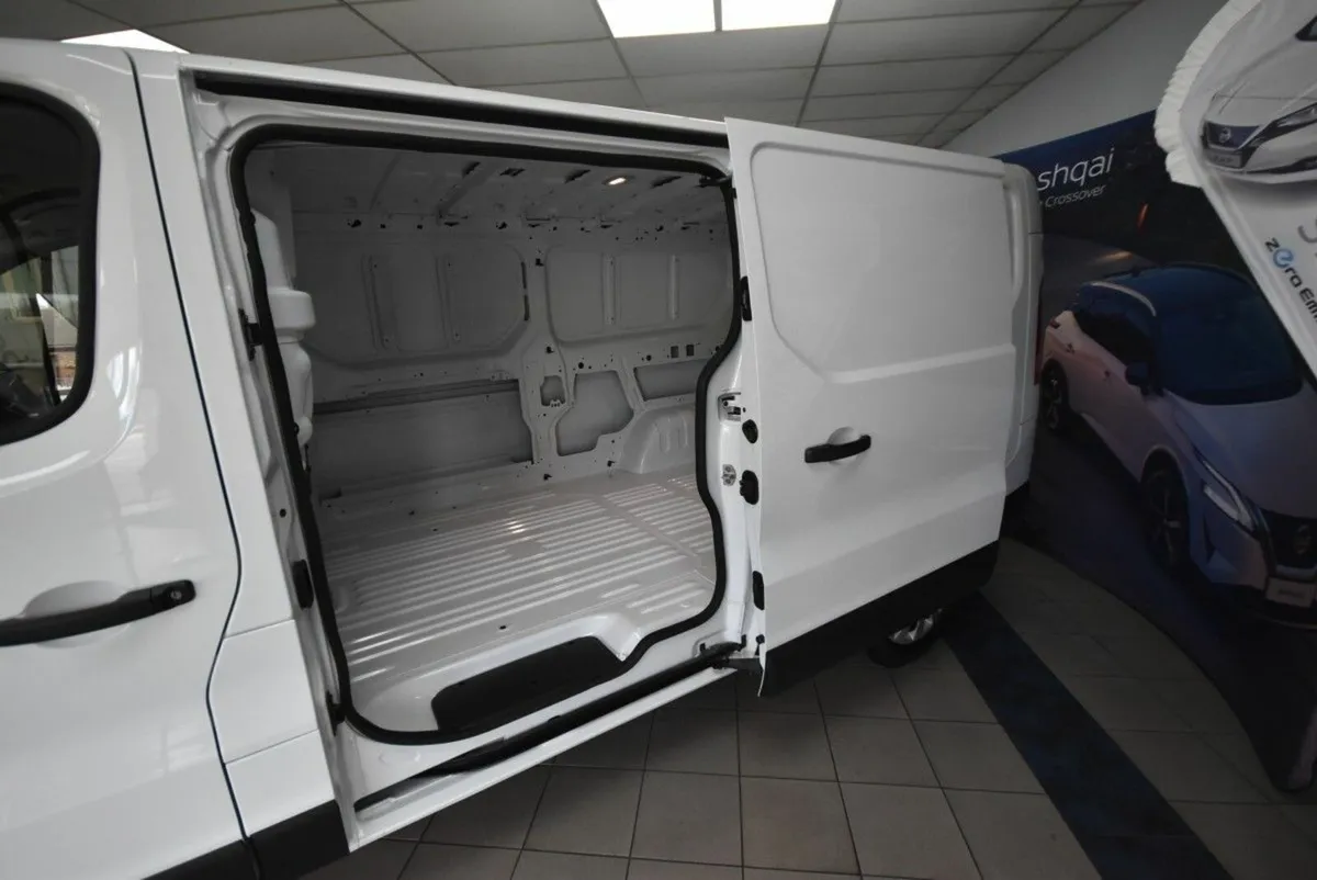 Nissan Primastar SAVE €6,275. Demo. 0 mileage. Pre - Image 4