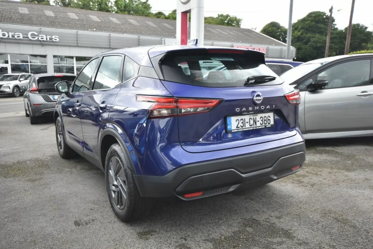 Nissan Qashqai 1.3 PET MILD HYBRID SV - Image 4
