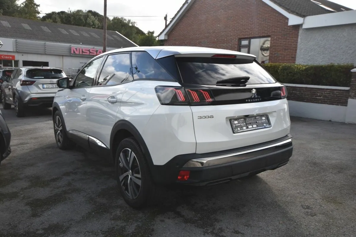 Peugeot 3008 Auto 1.5HDI Allure. Only 30,000km - Image 2
