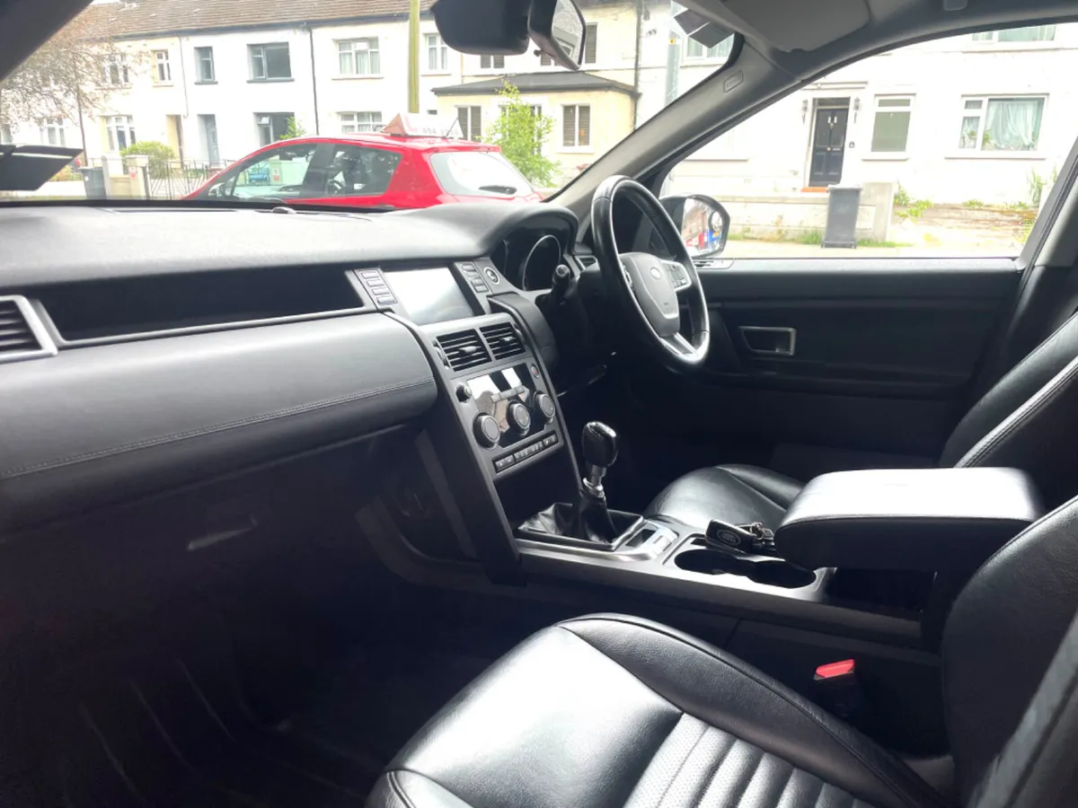 171 Land Rover Discovery Sport Diesel 7 seats - Image 4