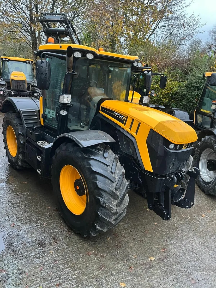 JCB Fastrac 4220 @  Russell Fastracc Lrd - Image 1