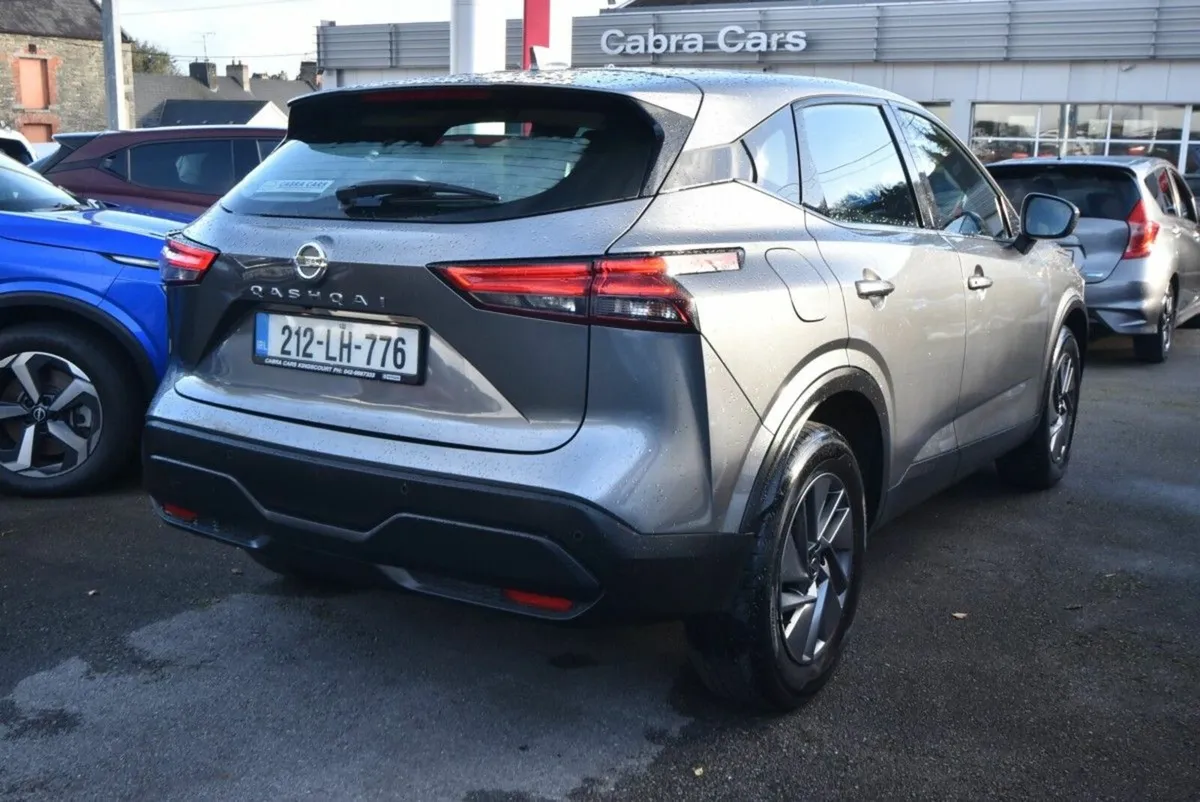 Nissan Qashqai 1.3 PET MILD HYBRID SV - Image 4