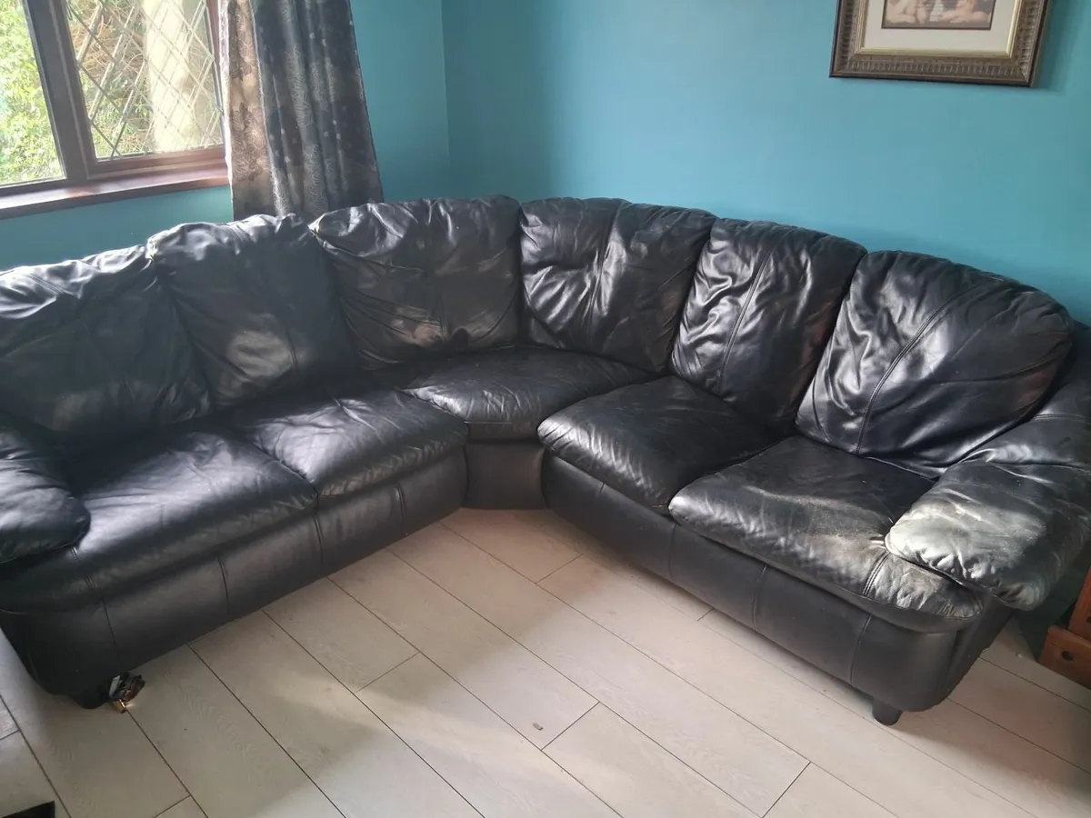 leather L couch - Image 2